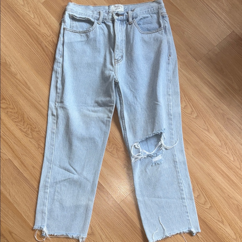 Twelve by Ontwelfth Light Blue Distressed boyfriend Jeans High Rise Size 29 Crop